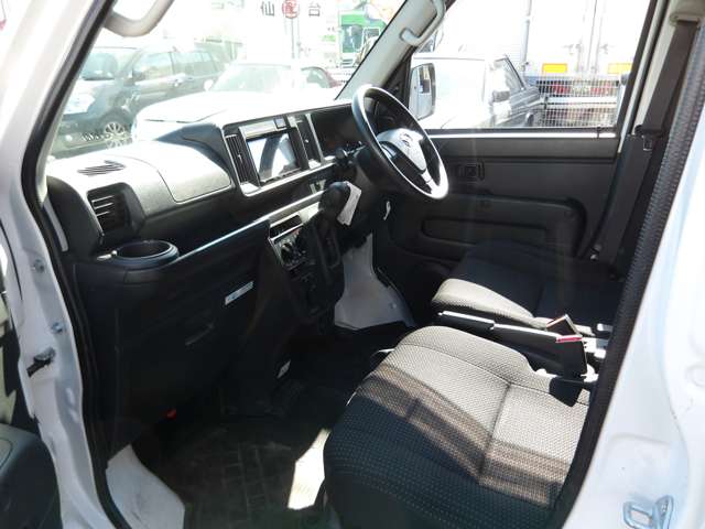Daihatsu Hijet Cargo 9
