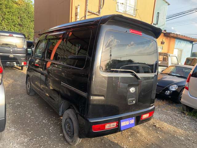 Daihatsu Hijet Cargo 12