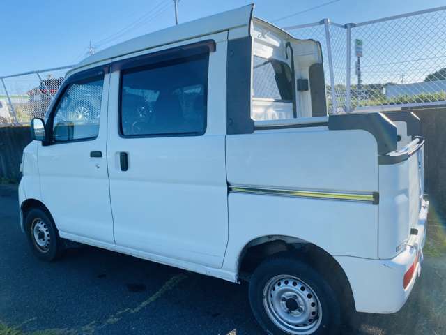 Daihatsu Hijet Deck Van 10