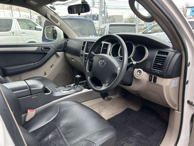 Toyota Hilux Surf 11