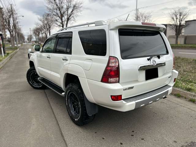 Toyota Hilux Surf 7