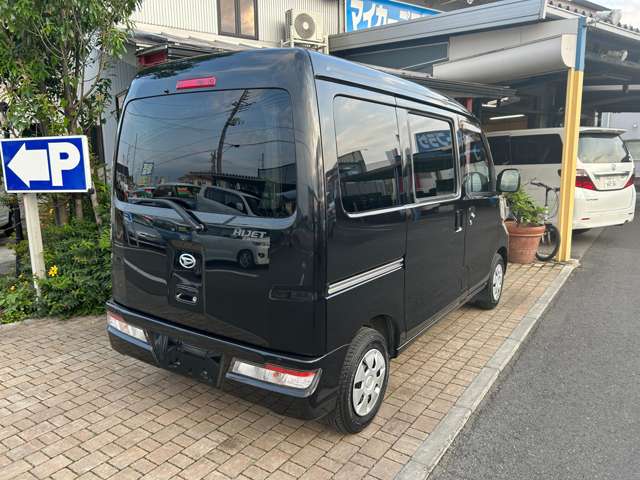 Daihatsu Hijet Cargo 8