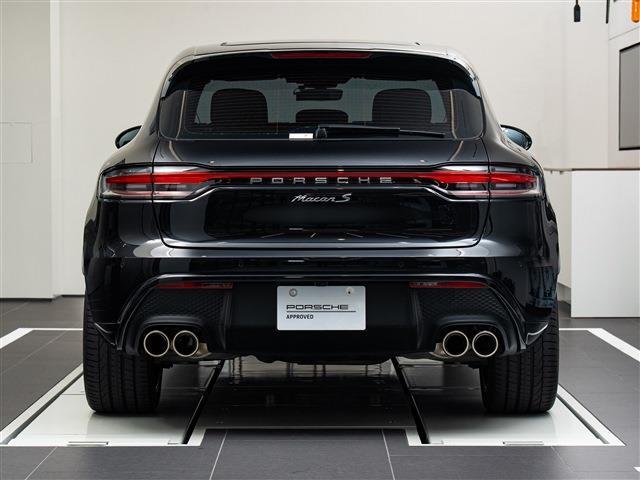 Porsche Macan 4