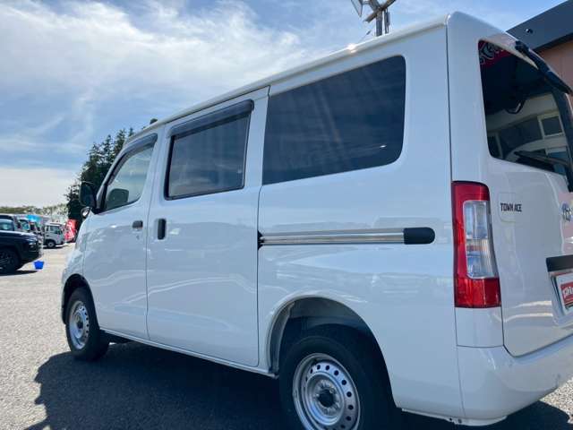 Toyota Town Ace Van 11