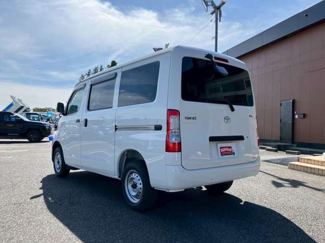 Toyota Town Ace Van 7