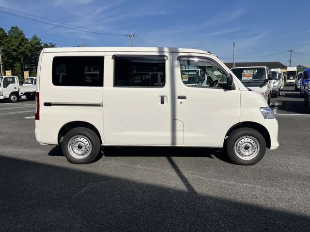 Toyota Town Ace Van 4