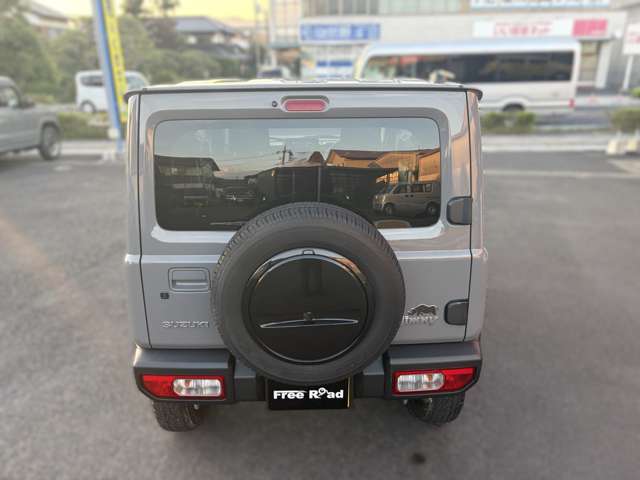 Suzuki Jimny 11