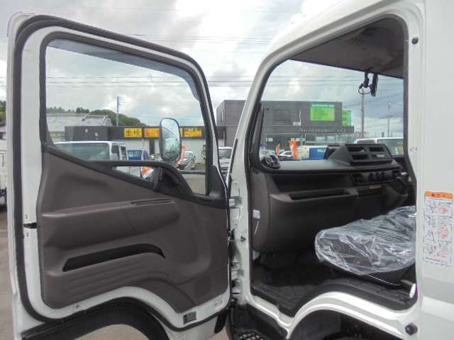 Mitsubishi Fuso Canter 4