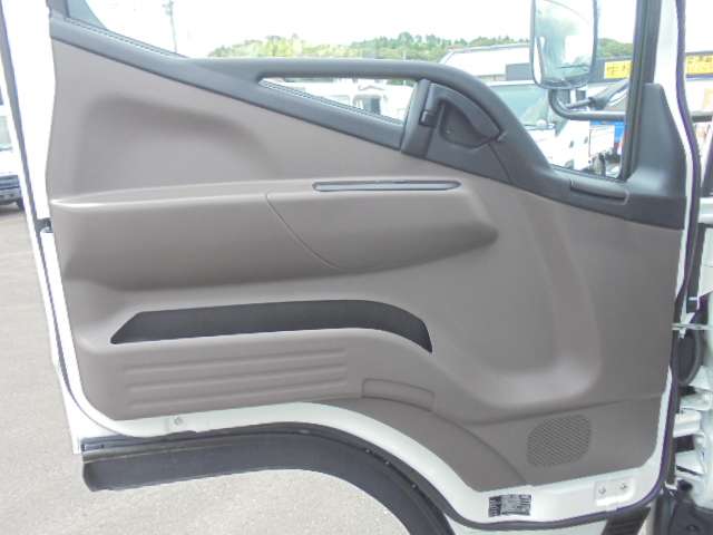 Mitsubishi Fuso Canter 5