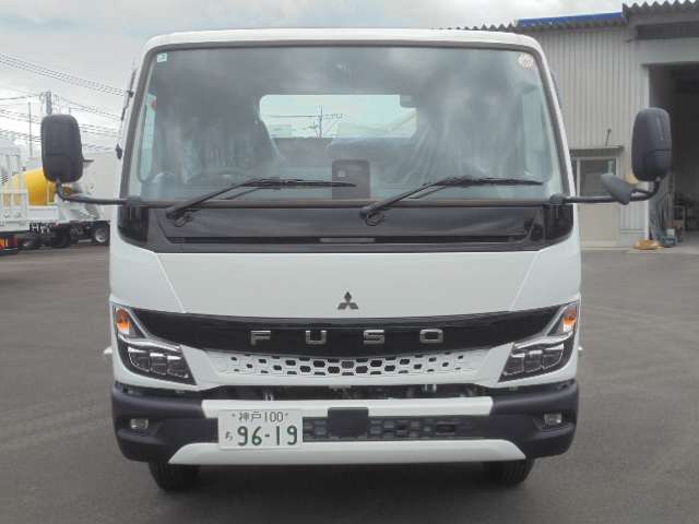 Mitsubishi Fuso Canter 9