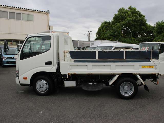 Hino Dutro 5