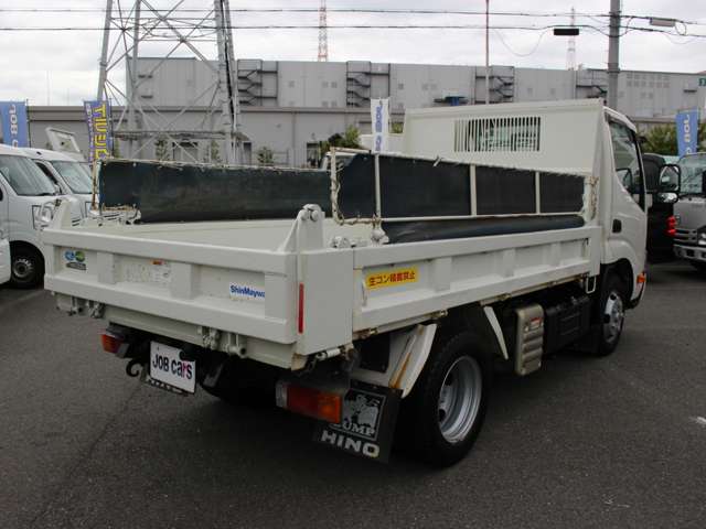 Hino Dutro 8