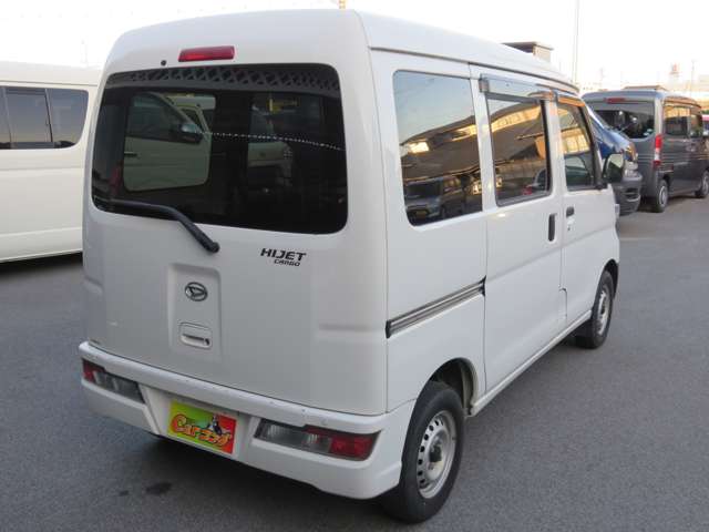 Daihatsu Hijet Cargo 12
