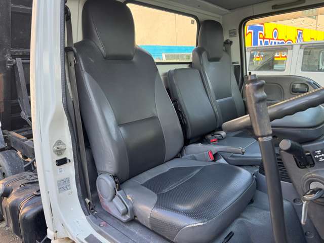 Isuzu Elf 11