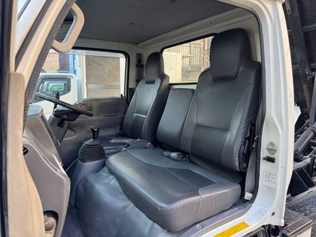 Isuzu Elf 12