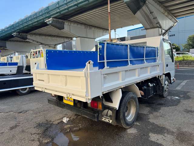 Isuzu Elf 8