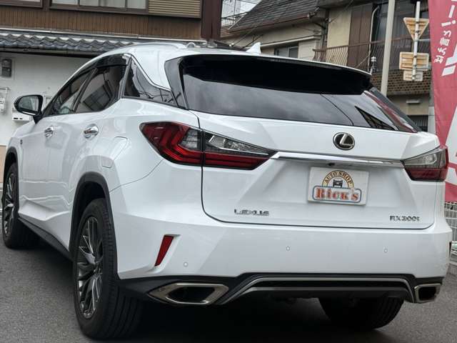 Lexus RX 9