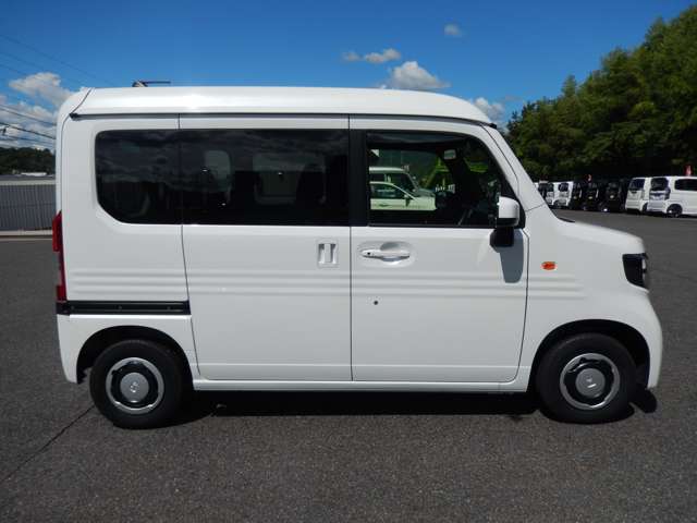 Honda N-VAN 8