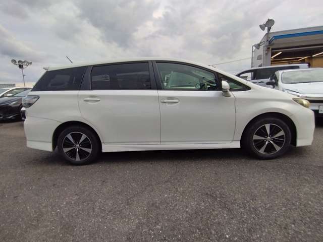 Toyota Wish 6