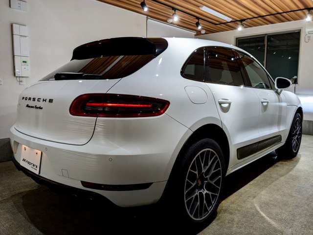 Porsche Macan 12