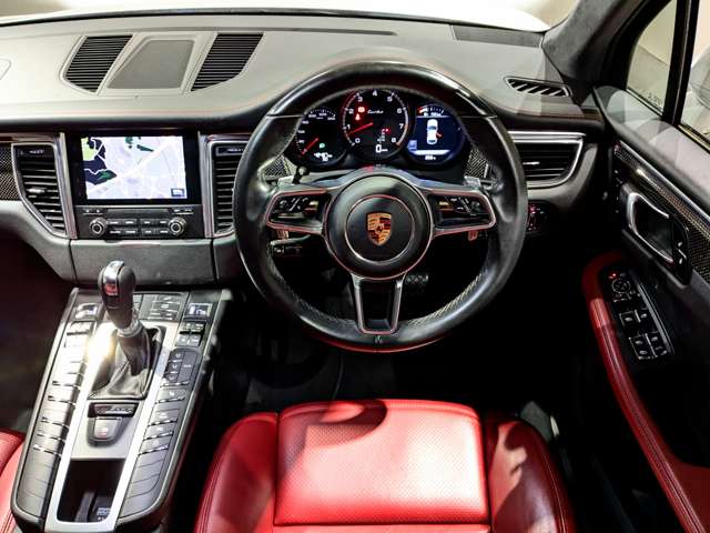 Porsche Macan 2