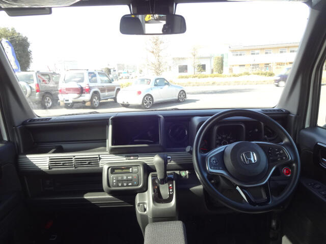 Honda N-VAN 8