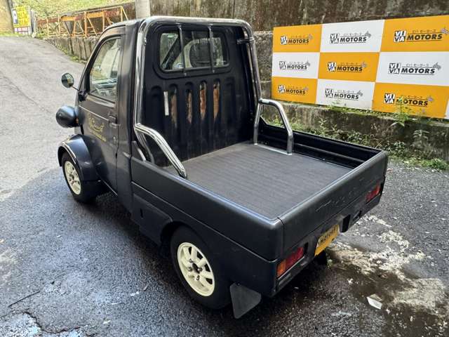 Daihatsu Midget II 12