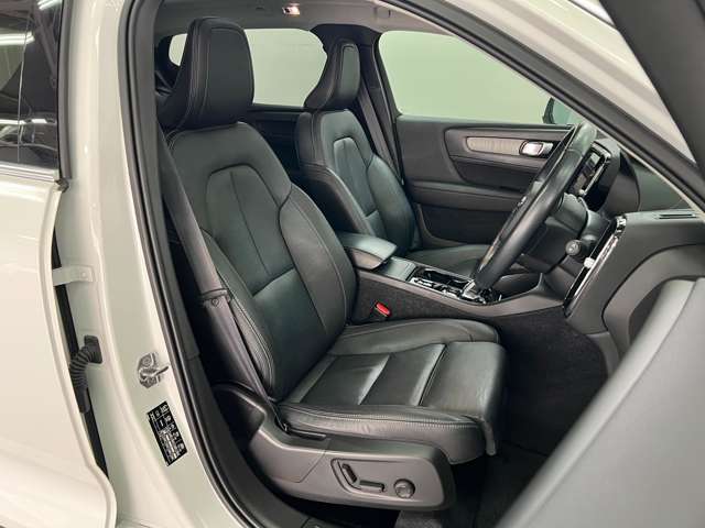 Volvo XC40 8