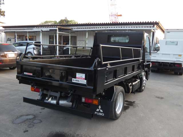 Mitsubishi Fuso Canter 9