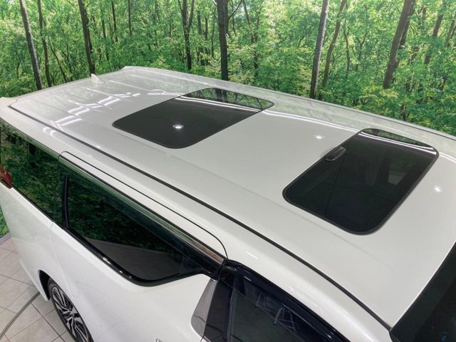Toyota Alphard 3