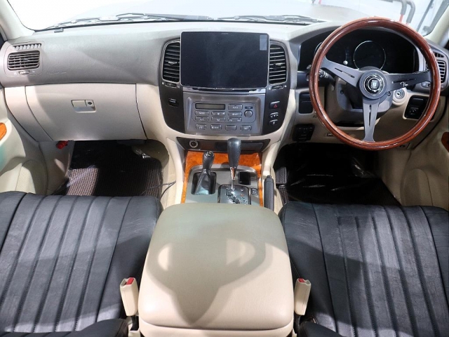 Toyota Land Cruiser 100 6