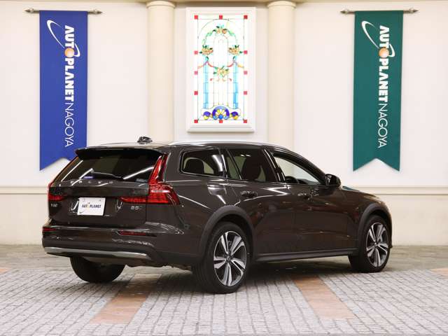 Volvo V60 Cross Country 4