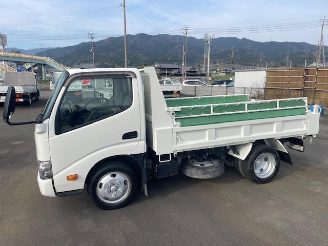 Hino Dutro 11