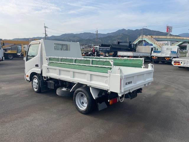 Hino Dutro 5