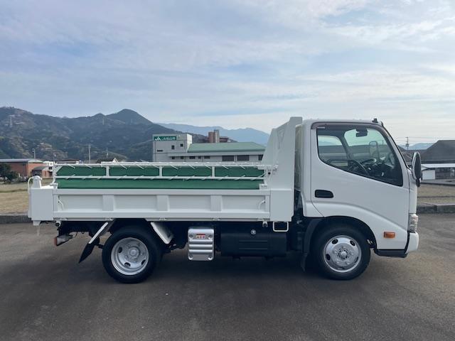 Hino Dutro 10