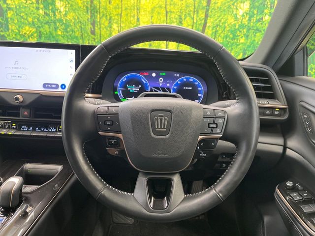Toyota Crown Sport 6