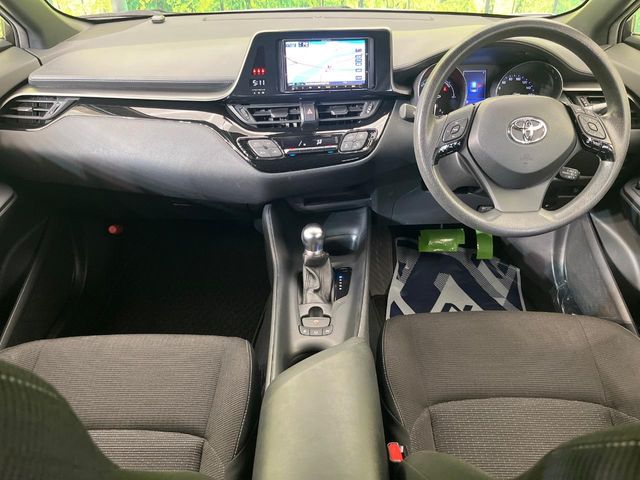 Toyota C-HR 2