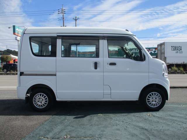 Nissan NV100 Clipper 11