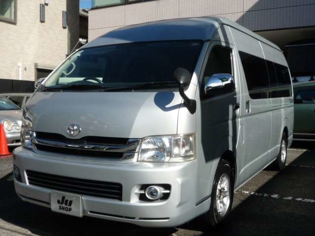 Toyota Regius Ace 2
