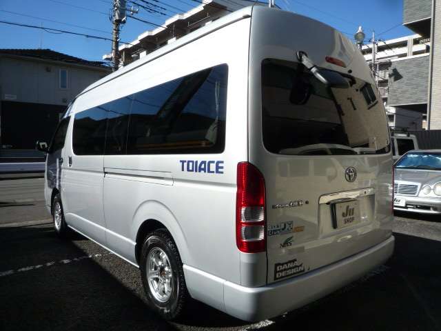 Toyota Regius Ace 5