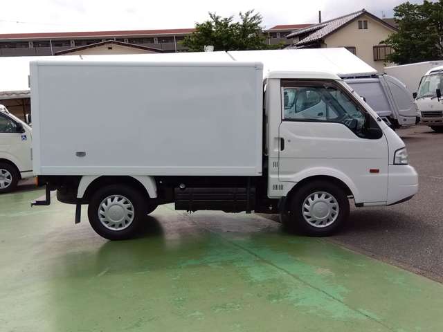 Mazda Bongo Truck 4