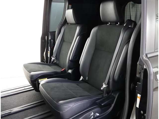 Toyota Noah 12
