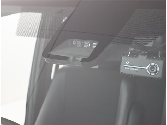 Toyota Noah 8
