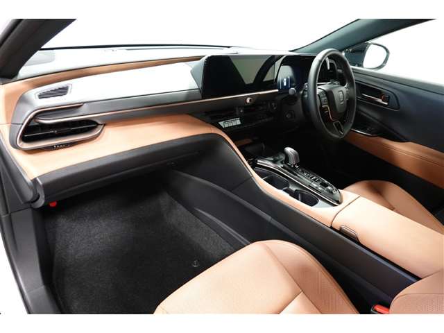 Toyota Crown Sport 9