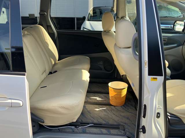Toyota Estima 9