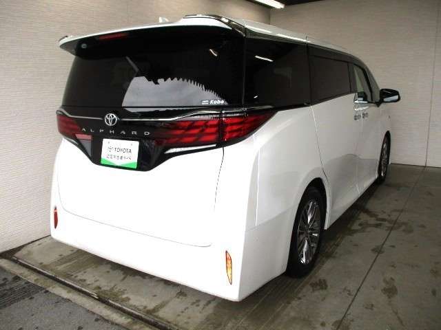 Toyota Alphard 5