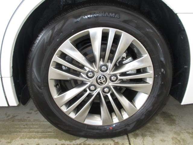 Toyota Alphard 8