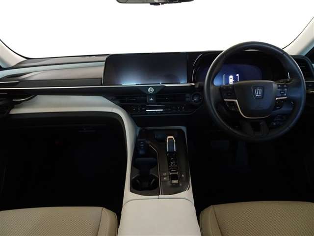 Toyota Crown Crossover 4