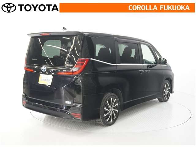 Toyota Noah 8