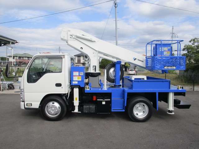 Isuzu Elf 6